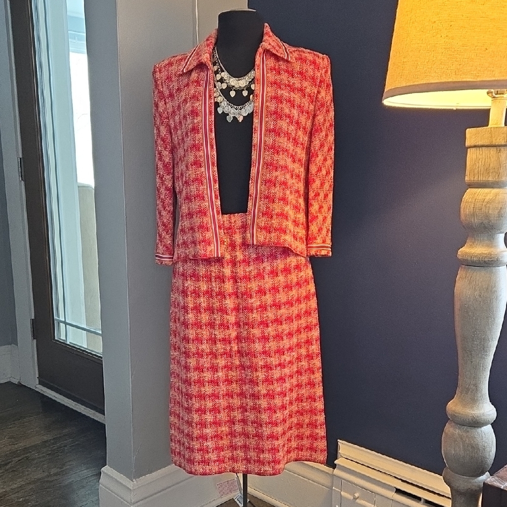 St. John Collection By Marie Gray Red, White & Orange Tweed Suit Size 10